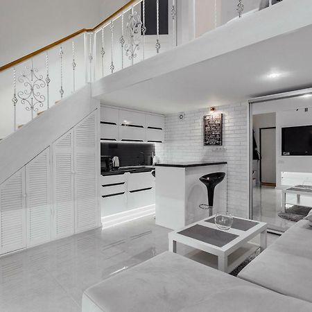 Двухуровневая Квартира Студия Odessa Ngoại thất bức ảnh